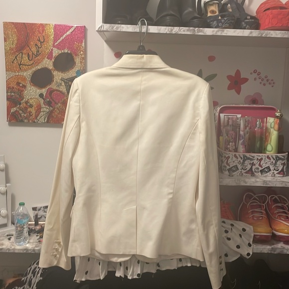 White blazer size 10 - Picture 11 of 17